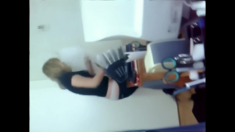 Imagen Profesora kazaja y su colega (porno real)